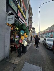 Sims Avenue (D14), Retail #579069061